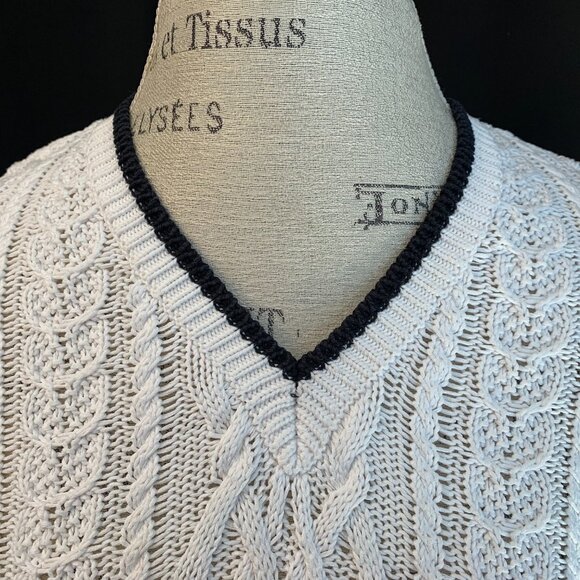 SOLD - DKNY Jeans Baggy V-Neck Sweater: Size M - Picture 4 of 12